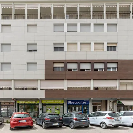 아파트 Darsena Luminous & Cozy