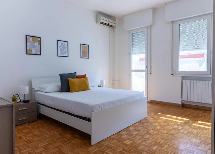 Guesthost - Darsena Luminous & Cozy Διαμέρισμα Φεράρα