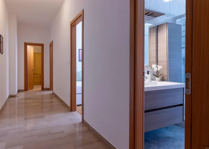 Guesthost - Darsena Luminous & Cozy *