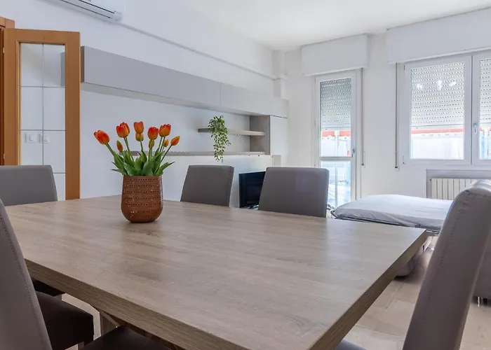 Διαμέρισμα Guesthost - Darsena Luminous & Cozy