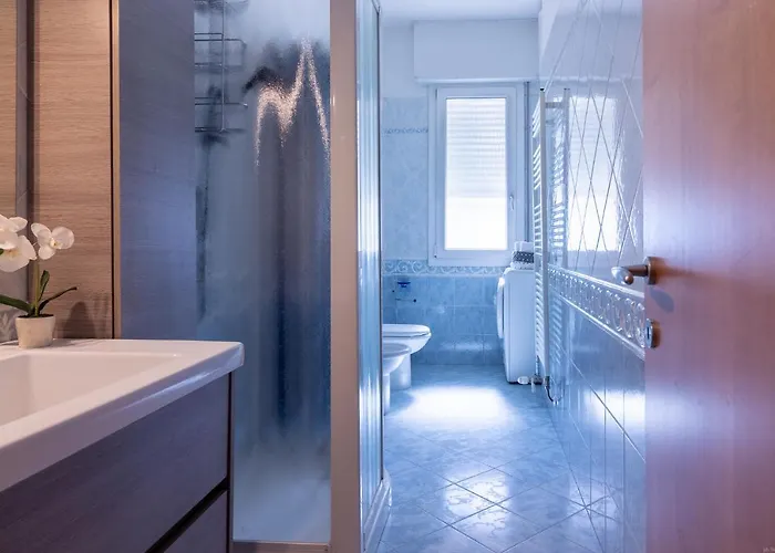 Guesthost - Darsena Luminous & Cozy *